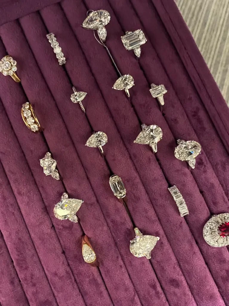 A real photograph of ring display.